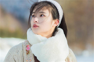 爱上海官网：女性的独立与家庭期望的冲突